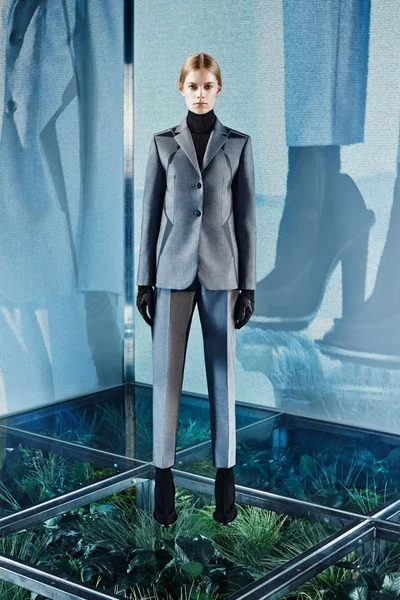 Look 9